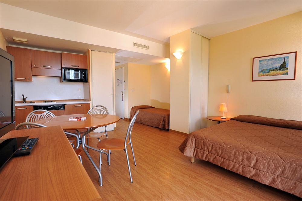 Inter-Hotel Sea Side Park วิลล์เนิฟ-ลูเบ ภายนอก รูปภาพ