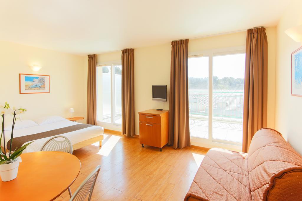 Inter-Hotel Sea Side Park วิลล์เนิฟ-ลูเบ ภายนอก รูปภาพ